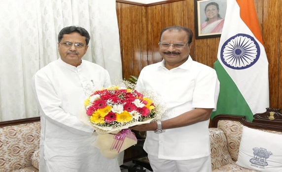 Tripura CM Dr Manik Saha pays courtesy visit to Governor Indrasena Reddy Nallu at Raj Bhavan.